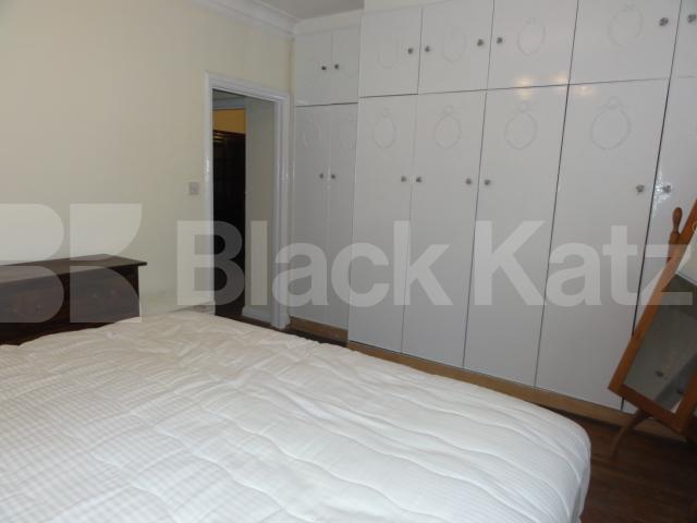 			NEW INSTRUCTION!, 2 Bedroom, 1 bath, 1 reception Flat			 Gloucester Place, MARYLEBONE